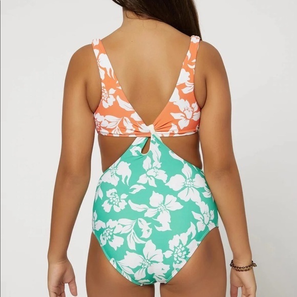 NEW O’Neill Girls Oasis Loop One Piece Swimsuit - Picture 2 of 7